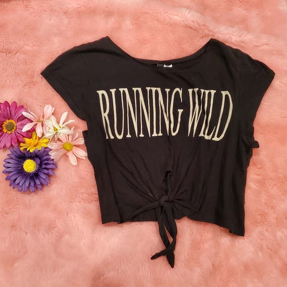 Divided Tops - H&M Running Wild tie front crop top